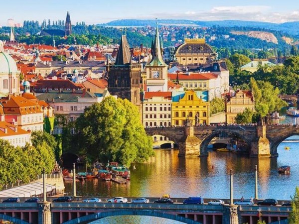 SÉC-PRAHA-KARLOVY-VARY-CESKY-KRUMLOV