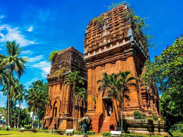 TOUR HÀ NỘI-QUY NHƠN-TUY HÒA-PHÚ YÊN GIẢM GIÁ-VỀ XỨ GIÓ CÁT NẮNG VÀNG BIỂN XANH LẮNG NGHE ĐIỆU HÁT BÀI CHÒI THÂN THƯƠNG