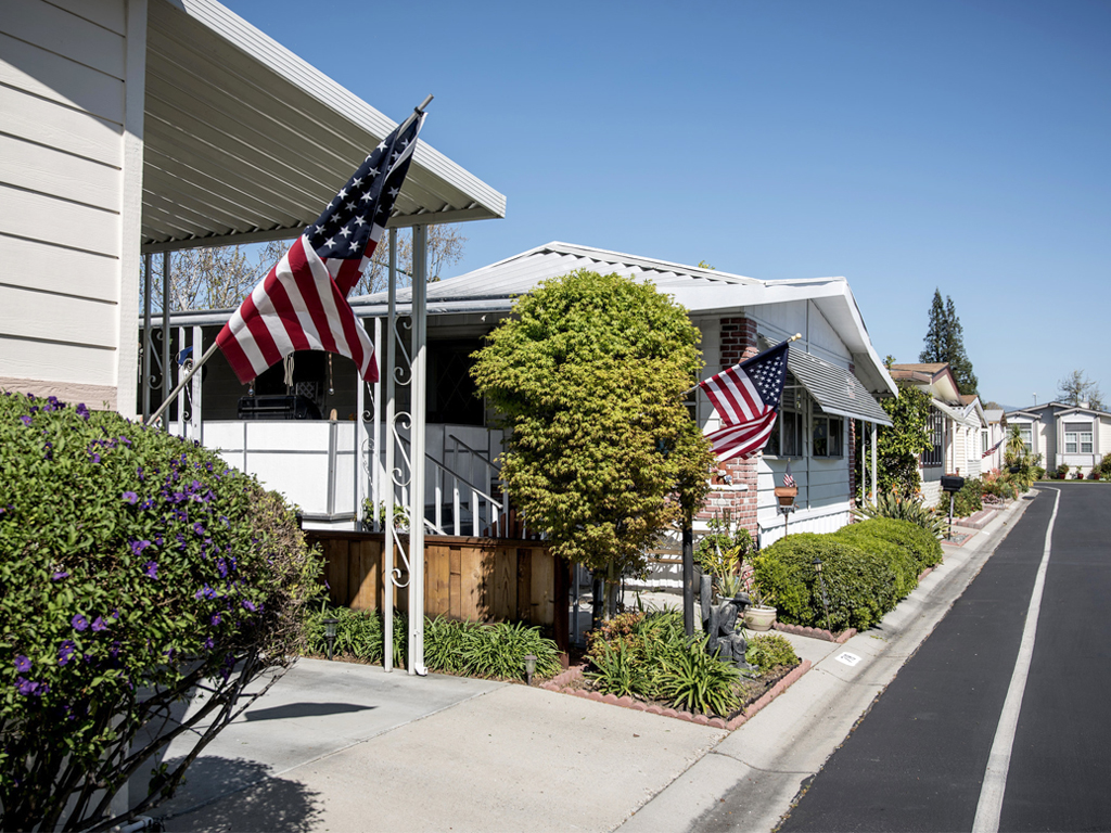 TÌM HIỂU ĐIỀU KIỆN, HỒ SƠ, CHI PHÍ VÀ THU NHẬP HỌC VIÊN THEO CHƯƠNG TRÌNH THỰC TẬP SINH HƯỞNG LƯƠNG TẠI MỸ (DIỆN VISA J1) NĂM 2026 VÀ CÁC NĂM TIẾP THEO 