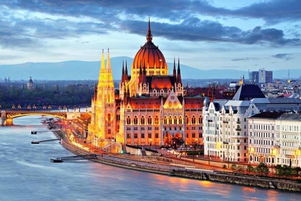 DU LỊCH CÁC NƯỚC ĐÔNG ÂU CÓ ĐẸP KHÔNG SUMMIT TRAVEL GIỚI THIỆU TOUR 4 NƯỚC ĐÔNG ÂU 2025 TỪ HÀ NỘI TP HỒ CHÍ MINH SÉC-ÁO-HUNGARY-SLOVAKIA