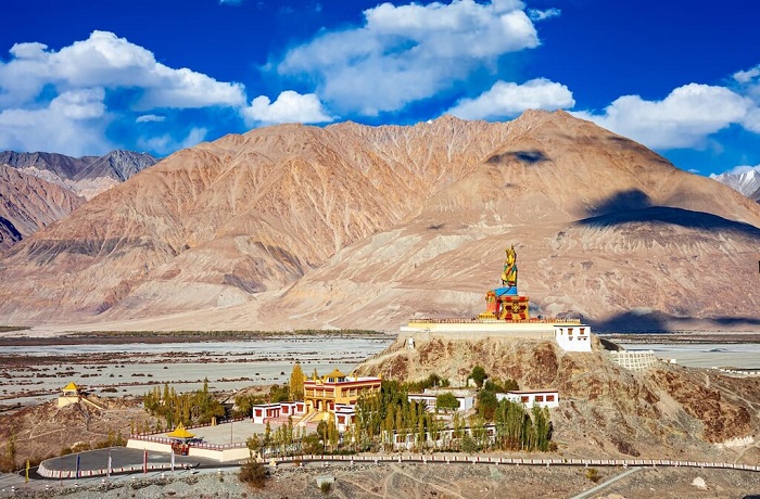 TOUR DU LỊCH LADAKH  ẤN ĐỘ TỪ HÀ NỘI - LEH LADAKH - THUNG LŨNG LE NUBRA - ĐÈO KHADUNGLA- HỒ PANGONG