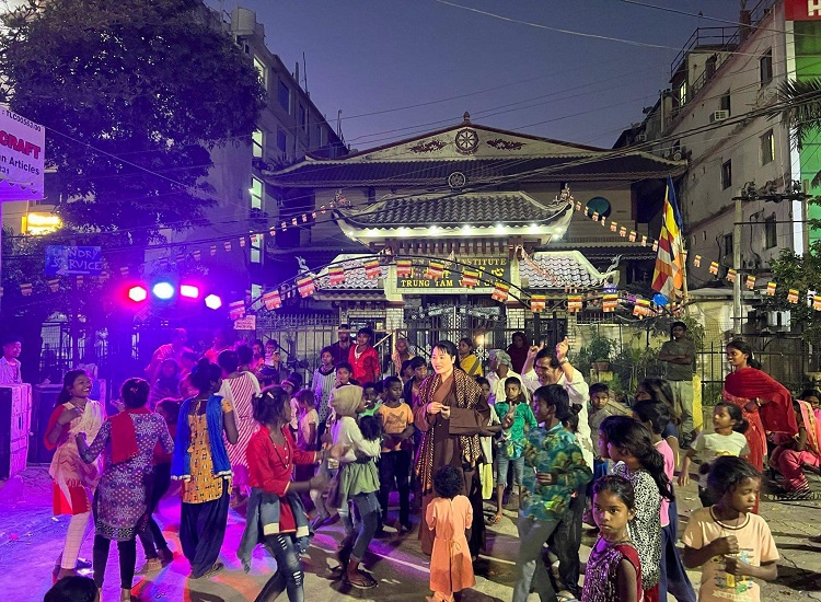HÀNH HƯƠNG VỀ MIỀN ĐẤT PHẬT ẤN ĐỘ - NEPAL  7 NGÀY 6 ĐÊM NHẬN KHÁCH TỪ TP.HCM & HÀ NỘI TOUR TRỢ GIÁ CHO TĂNG NI PHẬT TỬ TẬP TU BỒ ĐỀ ĐẠO TRÀNG