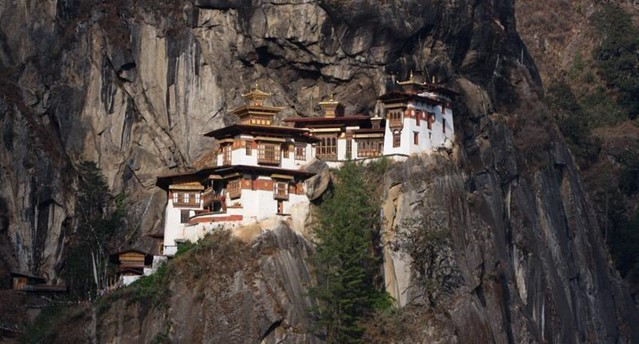 TOUR BHUTAN CHÀO ĐÓN NĂM MỚI 2026 TẠI ĐẤT NƯỚC RỒNG SẤM BAY THẲNG TỪ TP HỒ CHÍ MINH /HÀ NÔI 5 NGÀY 4 ĐÊM KHỞI HÀNH NGÀY 31/12/2025-04/01/2026 GIÁ RẺ 