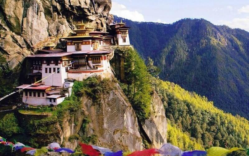 DU LỊCH BHUTAN 5 NGÀY 4 ĐÊM BAY THẲNG KHỞI HÀNH TỪ HÀ NỘI SÀI GÒN DỊP TẾT DƯƠNG LỊCH VÀ TẾT ÂM LỊCH 2026 GIÁ KHUYẾN MÃI CHƯA TỪNG CÓ 