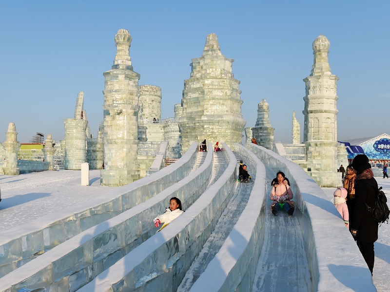 TOUR CÁP NHĨ TÂN TỪ HÀ NỘI- SÀI GÒN GIÁ RẺ LẠC VÀO XỨ SỞ BĂNG TUYẾT NGẮM BĂNG ĐĂNG THIÊN ĐƯỜNG TUYẾT TRẮNG 