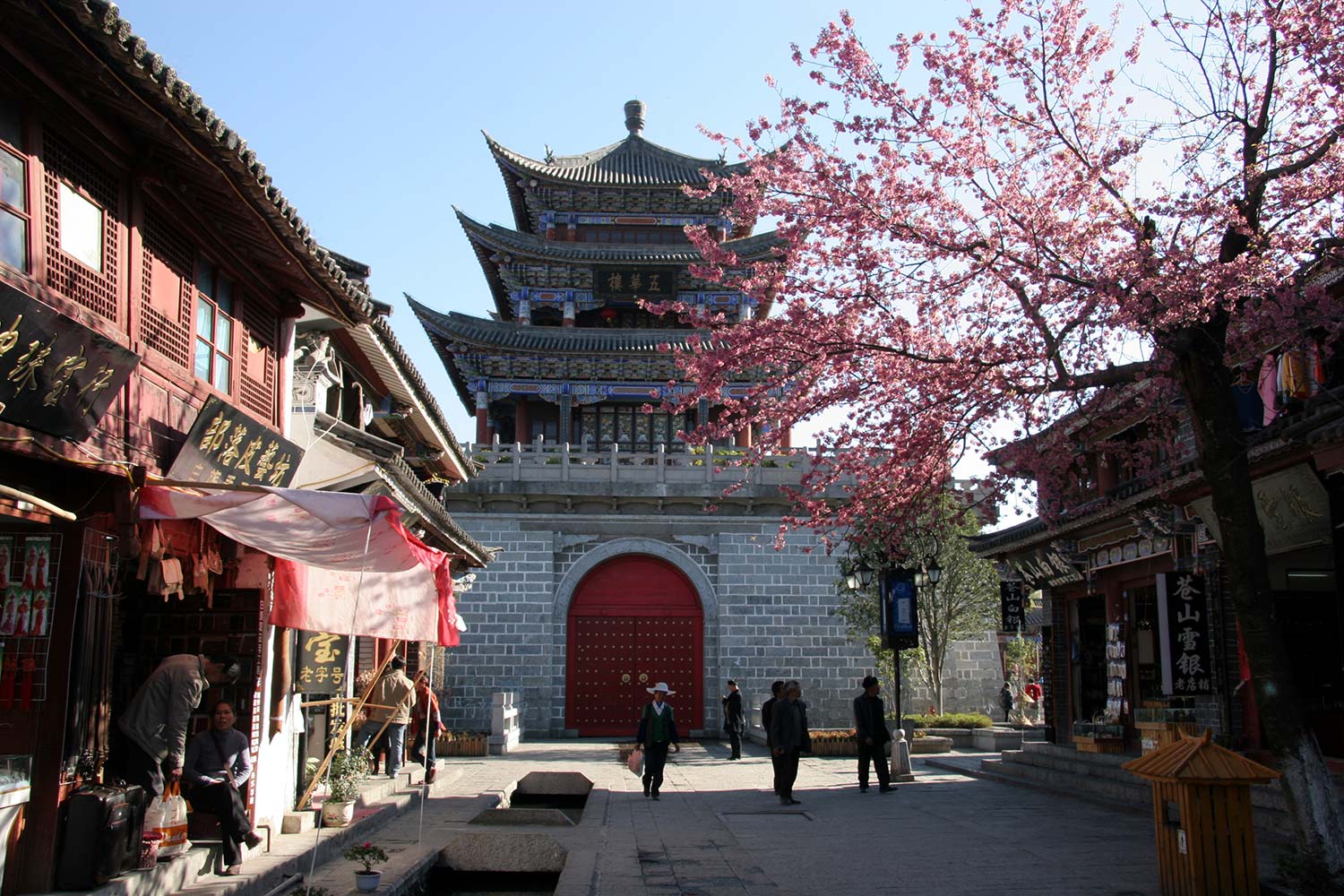TOUR DU LỊCH ĐẠI LÝ – LỆ GIANG – SHANGRILA - NÚI TUYẾT NGỌC LONG TỪ HÀ NỘI -SÀI GÒN - NGẮM TRỌN VẺ ĐẸP CÔN MINH