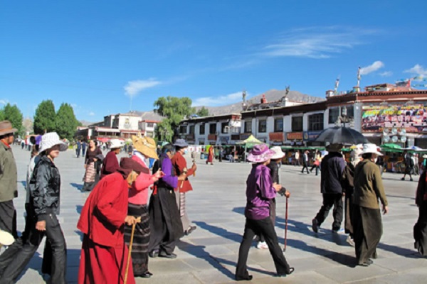 TOUR TÂY TẠNG RÚT NGẮN 6 NGÀY 5 ĐÊM GIÁ RẺ NHẤT (SUMMIT TRAVEL) KHÁM PHÁ CON ĐƯỜNG MÂY TRẮNG CÙNG THÁNH HỒ THIÊNG XANH HUYỀN BÍ  BAY HÀNG KHÔNG 3U GIÁ RẺ 