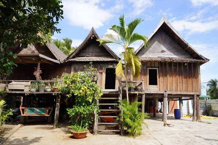 TOUR HÀ NỘI - BUÔN MA THUỘT - PLEIKU - VỀ VỚI RỪNG XANH ĐẠI NGÀN - KHÁM PHÁ CUỘC SỐNG BUÔN LÀNG CÁC DÂN TỘC TÂY NGUYÊN 