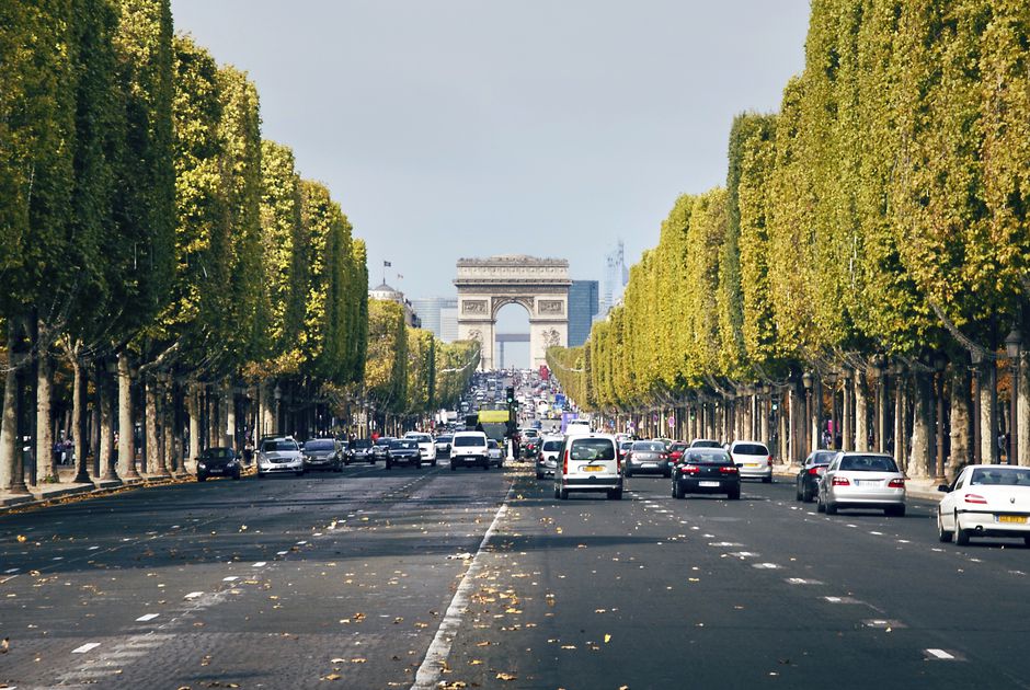 TOUR DU LỊCH 5 NƯỚC TÂY ÂU BẢN TRUYỀN THỐNG  2025 GIÁ RẺ NHẤT  TỪ HÀ NỘI TP HỒ CHÍ MINH ĐÀ NẴNG KHÁM PHÁ LÀNG CỔ TÍCH GIETHOORN  ĐỨC HÀ LAN BỈ LUXEMBOURG PHÁP FRANKFURT– COLOGNE – AMSTERDAM – ZAANSE SCHAN  - GIETHOORN - BRUSSELS – LUXEMBOURG - PARIS 